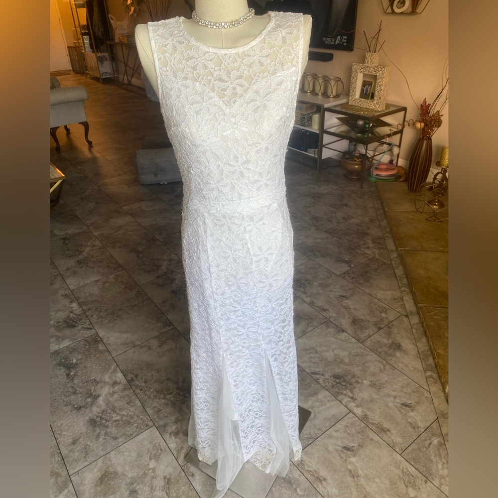 CANDALUTE SIZE SMALL Long White Floral Lace Dress